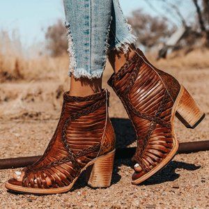 Freebird by Steven... cognac Leather Sandal "BELA"